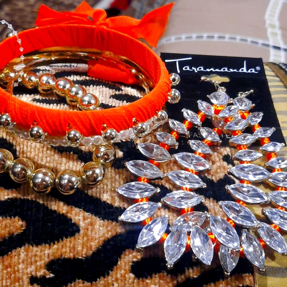 Earrings & bracelet combo